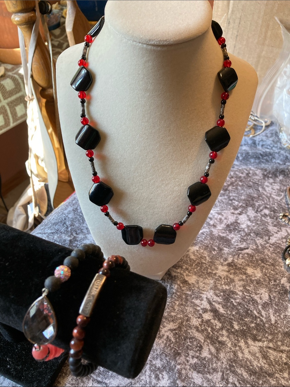 Three piece jewelry, bundle in shades of red and black –